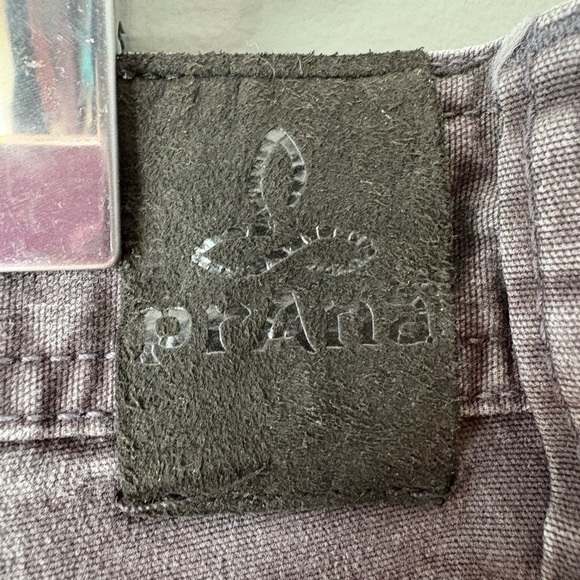 Prana men’s jeans 30Wx32L, dark brown/blackish color. Slim fit - Picture 4 of 6